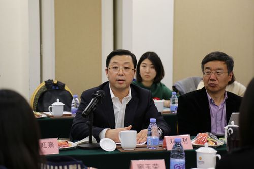 北京语言大学科研处网站 科研新闻 第二届“对外汉语教学与研究”青年教师座谈会举行